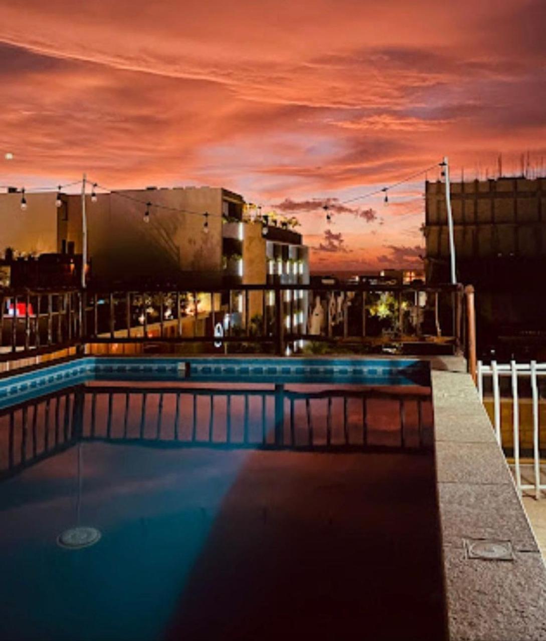 Chingon Anarchy Hotel & Roof Playa del Carmen Bagian luar foto